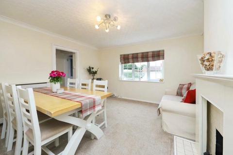 4 bedroom terraced house to rent, Owen Road, Hayes UB4