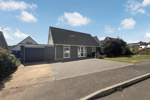 4 bedroom detached bungalow for sale, Causey Gardens, Exeter EX1