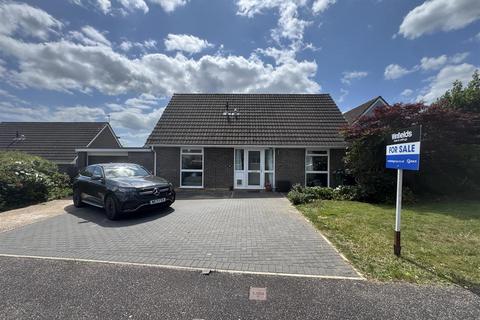 4 bedroom detached bungalow for sale