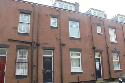 2 bedroom terraced house to rent, Recreation View, Holbeck, Leeds