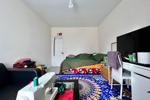 3 bedroom terraced house for sale, Barking Road, Plaistow, E13