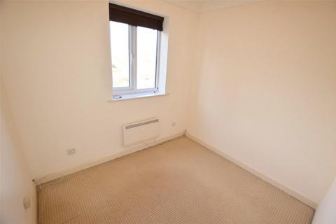 2 bedroom flat to rent, Woodland Grove, Epping