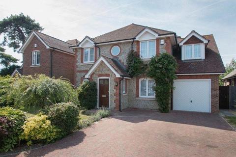 5 bedroom house to rent, Willowmead Close, Runcton