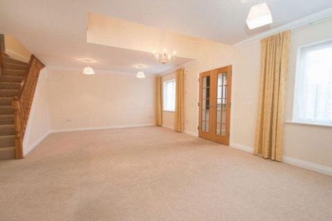 5 bedroom house to rent, Willowmead Close, Runcton