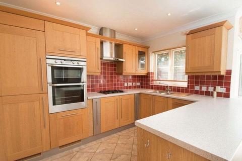 5 bedroom house to rent, Willowmead Close, Runcton