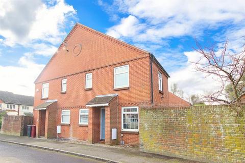 1 bedroom terraced house to rent, Woodfield Close, Tangmere