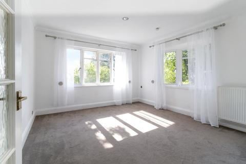 4 bedroom detached house to rent, Wells Road, Malvern, Worcestershire, WR14 4HF