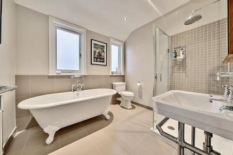 4 Green Lane, Chislehurst, BR7 6AG