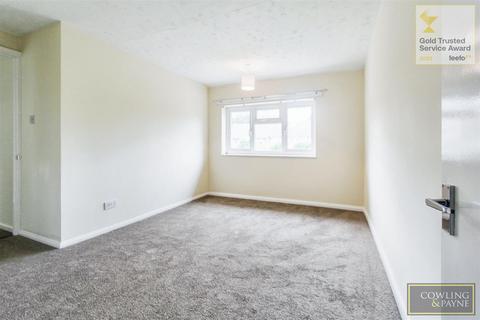 3 bedroom terraced house to rent, Curling Walk, Basildon