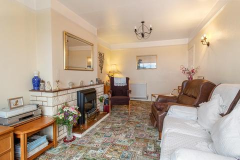 2 bedroom semi-detached bungalow for sale, Highfield Close, Malvern, Worcestershire, WR14 1SH