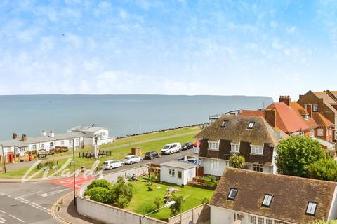 3 bedroom apartment to rent, Canterbury Road Herne Bay CT6