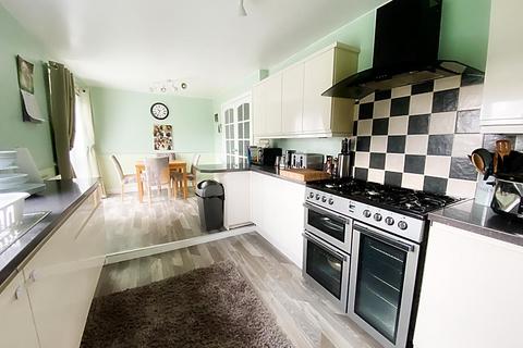 4 bedroom semi-detached house for sale, Devonshire Gardens, Wallsend