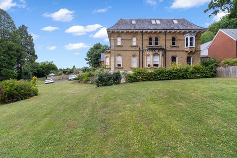 2 bedroom apartment for sale, Magnolia House, Bellmere Gardens, Malvern, Worcestershire, WR14 3HQ