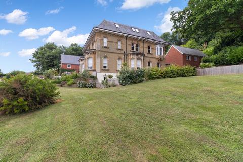 2 bedroom apartment for sale, Magnolia House, Bellmere Gardens, Malvern, Worcestershire, WR14 3HQ