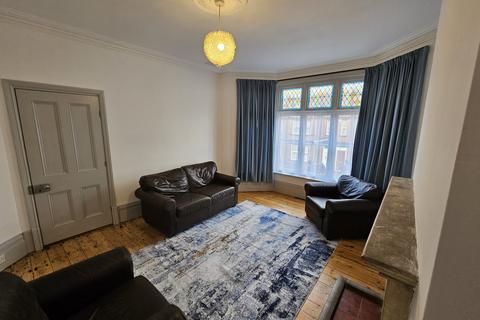 5 bedroom terraced house to rent, Luton LU1