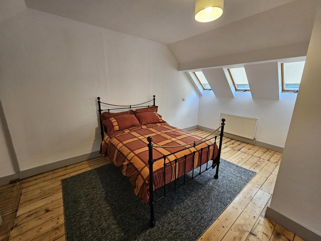 Attic Room with en suite