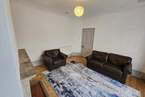 5 bedroom terraced house to rent, Luton LU1