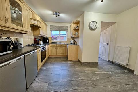 4 bedroom detached house for sale, Brettas Park, Barnsley