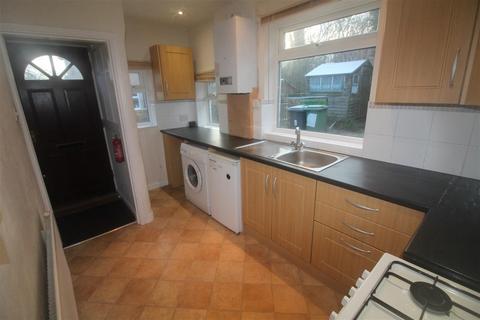 2 bedroom semi-detached house to rent, Cliff Road Gardens, Hyde Park