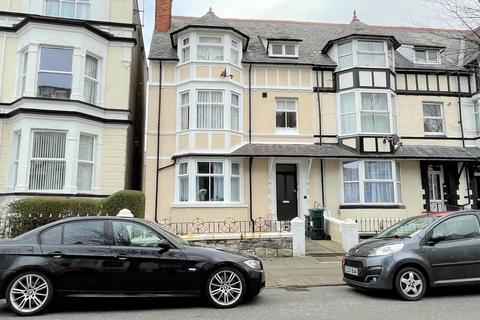 2 bedroom flat for sale, Charlton Street, Via John Street, Llandudno