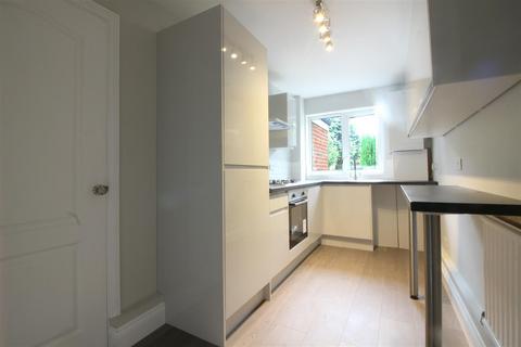 2 bedroom maisonette to rent, Churchfield Path, Cheshunt