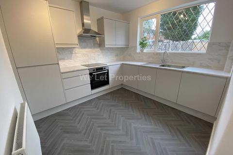 3 bedroom house to rent, Silverdale, Manchester M27