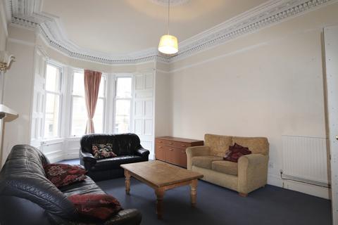 4 bedroom flat to rent, Polwarth Gardens, Edinburgh, EH11