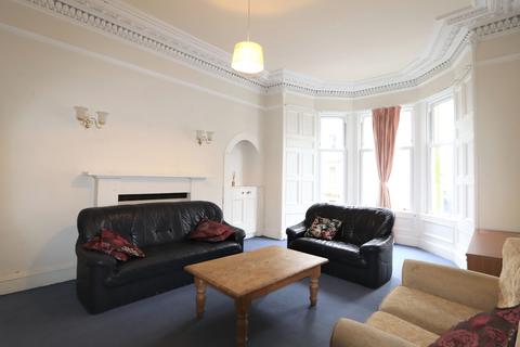 4 bedroom flat to rent, Polwarth Gardens, Edinburgh, EH11