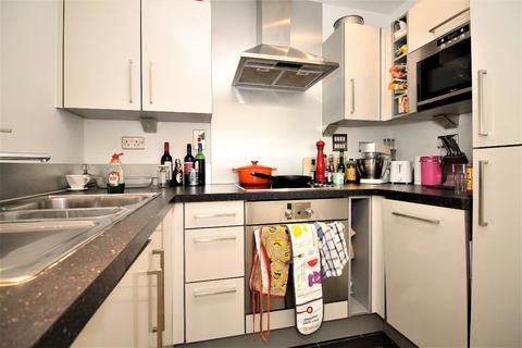 1 bedroom flat to rent, Proton Tower, Blackwall Way, Canary Wharf, London