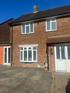 1 bedroom in a house share to rent, Southdrift Way, Luton LU1