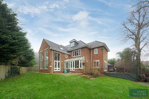 6 bedroom detached house for sale, Brooke Close, Desborough, Kettering