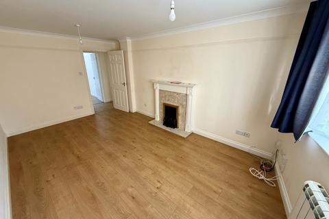 2 bedroom flat to rent, Lodge Road, Hampshire SO14
