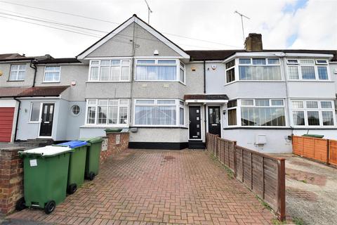 2 bedroom terraced house to rent, Holmsdale Grove, Barnehurst DA7