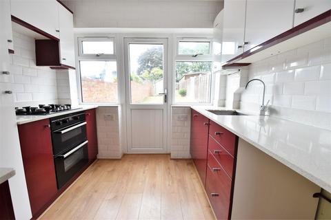 2 bedroom terraced house to rent, Holmsdale Grove, Barnehurst DA7