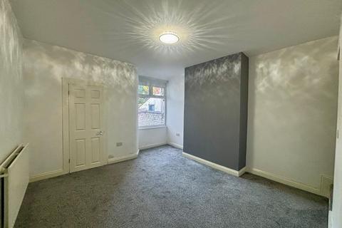 3 bedroom terraced house to rent, Chambers Street, Crewe, CW2