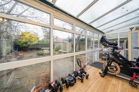 7 Hatherleigh Close, Morden, SM4 5AD