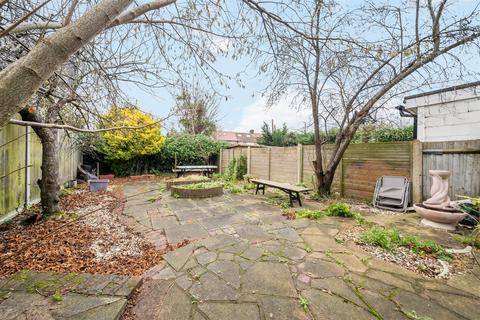 7 Hatherleigh Close, Morden, SM4 5AD