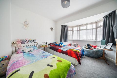 7 Hatherleigh Close, Morden, SM4 5AD