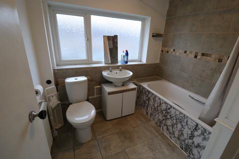 3 bedroom end of terrace house to rent, Curling Tye, Basildon, Essex, SS14