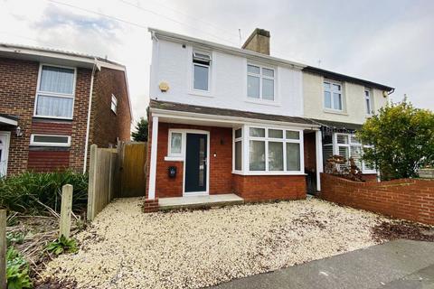 4 bedroom house to rent, Kings Avenue, Chichester