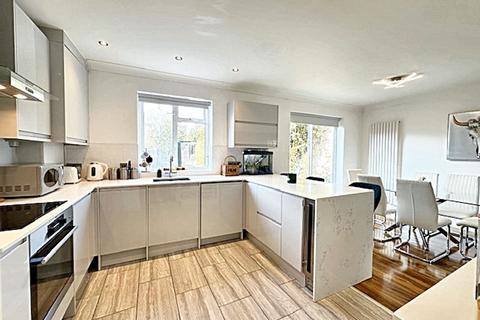 17 Rowley Lane, Borehamwood, WD6 5PA