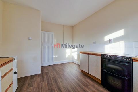 2 bedroom flat to rent, The Broadway, Basildon SS13