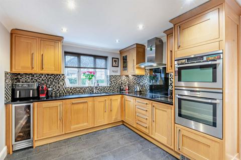 4 bedroom detached house for sale, Gascoyne Close, Bearsted, Maidstone