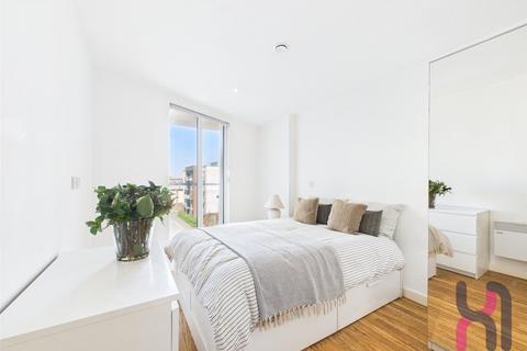 2 bedroom flat to rent, The Exchange, 8 Elmira Way, Salford Quays, M5