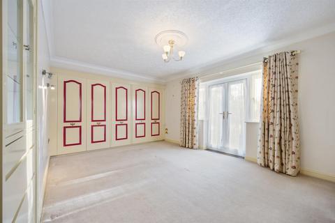 Sandygate, 8 Burton Close Drive, Bakewell, DE45 1BG