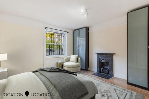 2 bedroom flat for sale, Mildmay Road, London, N1