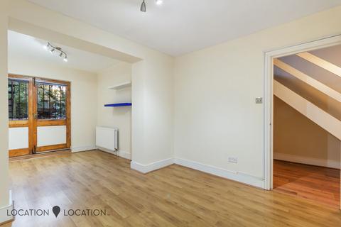 2 bedroom flat for sale, Mildmay Road, London, N1