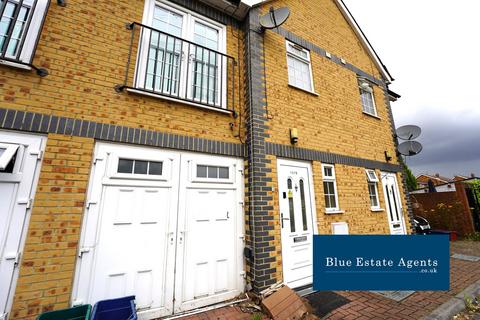 4 bedroom townhouse to rent, Cranford Lane, Hounslow, TW5