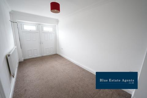 4 bedroom townhouse to rent, Cranford Lane, Hounslow, TW5