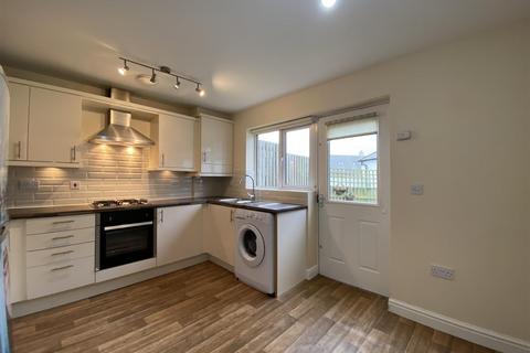 2 bedroom terraced house to rent, Laroche Walk, Bodmin, PL31